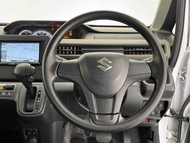 スズキ ワゴンＲ HYBRID FX 長野県 2022(令4)年 2.9万km スペリアホワイト 4WD/社外メモリナビ（型番：AVIC-RZ403)/(CD/DVD/SD/USB/AUX/FM/AM)/バックカメラ/ＥＴＣ/クリアランスソナー/衝突被害軽減システム/盗難防止装置/オートマチックハイビーム/オートライト/コーナーセンサー（後列）/シートヒーター（前席）/アイドリングストップ/スマートキー/スペアキー１本/保証書/取扱説明書