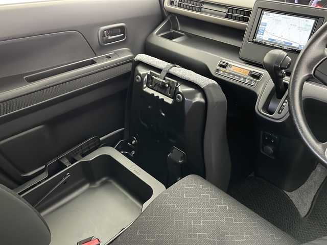 スズキ ワゴンＲ HYBRID FX 長野県 2022(令4)年 2.9万km スペリアホワイト 4WD/社外メモリナビ（型番：AVIC-RZ403)/(CD/DVD/SD/USB/AUX/FM/AM)/バックカメラ/ＥＴＣ/クリアランスソナー/衝突被害軽減システム/盗難防止装置/オートマチックハイビーム/オートライト/コーナーセンサー（後列）/シートヒーター（前席）/アイドリングストップ/スマートキー/スペアキー１本/保証書/取扱説明書