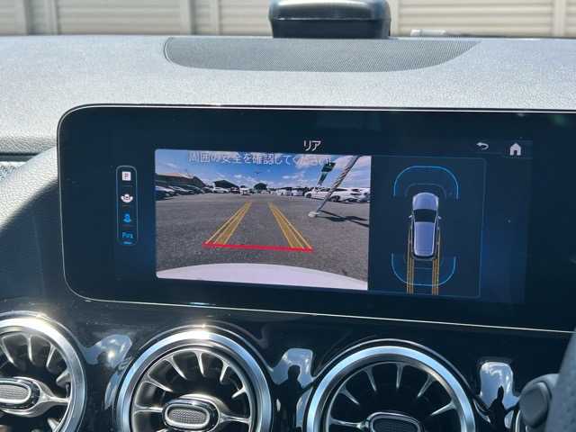 メルセデス・ベンツ Ｍ・ベンツ Ｂ２００ｄ AMGライン 千葉県 2023(令5)年 0.5万km ポーラホワイト 純正ナビ/フルセグTV/Bluetooth接続/ETC/CD/DVD再生/バックカメラ/パワーバックドア/レダークルーズコントロール/前席シートヒーター/1列目メモリーパワーシート/置くだけ充電/レーンアシスト/衝突被害軽減システム/エレクトロニックスタビリティプログラム/アクティブパーキングアシスト/アダクティブハイビームアシストプラス/電動格納ウィンカーミラー/プッシュスタート/スマートキー/スペアキー１本/LEDマルチビームハイライト/18インチAMGアルミホイール/純正フロアマット/保証書/取扱説明書
