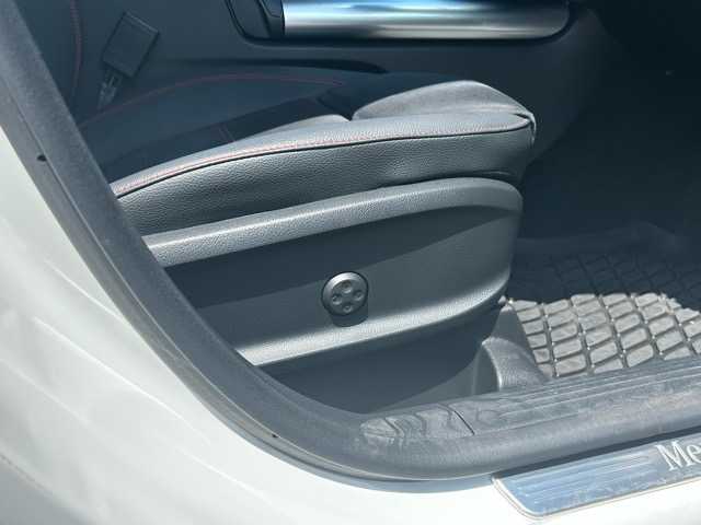 メルセデス・ベンツ Ｍ・ベンツ Ｂ２００ｄ AMGライン 千葉県 2023(令5)年 0.5万km ポーラホワイト 純正ナビ/フルセグTV/Bluetooth接続/ETC/CD/DVD再生/バックカメラ/パワーバックドア/レダークルーズコントロール/前席シートヒーター/1列目メモリーパワーシート/置くだけ充電/レーンアシスト/衝突被害軽減システム/エレクトロニックスタビリティプログラム/アクティブパーキングアシスト/アダクティブハイビームアシストプラス/電動格納ウィンカーミラー/プッシュスタート/スマートキー/スペアキー１本/LEDマルチビームハイライト/18インチAMGアルミホイール/純正フロアマット/保証書/取扱説明書