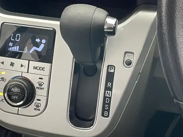 ダイハツ キャスト スタイル G SAⅡ 愛知県 2015(平27)年 4.9万km プラムブラウンクリスタルマイカ スマートアシストII/純正メモリナビフルセグTV/バックカメラ/ETC/純正１５インチアルミ/保証書・取説/スペアキー/純正ナビ　バックカメラ　衝突軽減　禁煙車　フルセグＴＶ　Ｂｌｕｅｔｏｏｔｈ　ＤＶＤ再生　ＥＴＣ　純正フロアマット　スマートアシストII　オートライト　車線逸脱　LEDライト　プッシュスタート　スマートキー