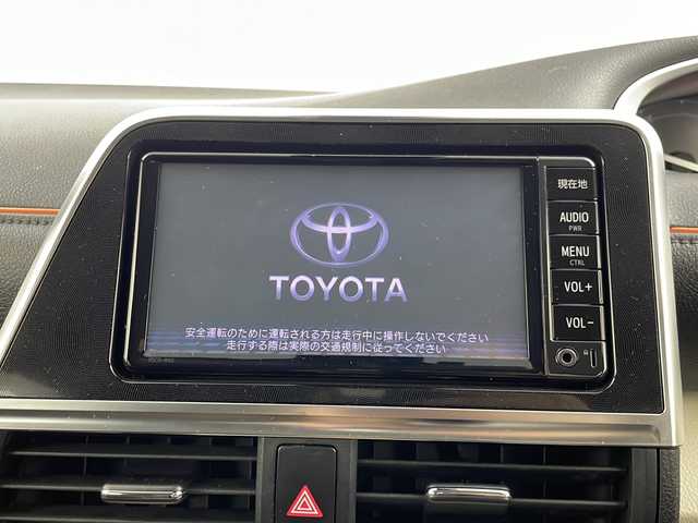 トヨタ シエンタ ハイブリッド G 埼玉県 2017(平29)年 6.9万km シルバーM 純正メモリナビ/バックカメラ/ETC/オートマチックハイビーム/LPA/PCS/ドライブモードセレクト/ステリモ/シートヒーター/純正フロアマット/純正ドアバイザー/ウィンカーミラー/フォグランプ/スマートキー/プッシュスタート/両側パワースライドドア/LEDヘッドライト/オートライト