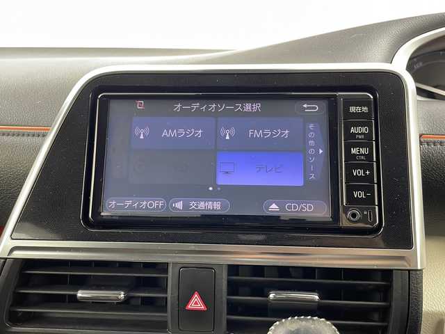 トヨタ シエンタ ハイブリッド G 埼玉県 2017(平29)年 6.9万km シルバーM 純正メモリナビ/バックカメラ/ETC/オートマチックハイビーム/LPA/PCS/ドライブモードセレクト/ステリモ/シートヒーター/純正フロアマット/純正ドアバイザー/ウィンカーミラー/フォグランプ/スマートキー/プッシュスタート/両側パワースライドドア/LEDヘッドライト/オートライト