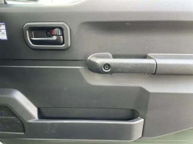 スズキ ジムニー XL 山梨県 2023(令5)年 0.9万km ジャングルグリーン 純正オーディオ/CD/Bluetooth/AM/FM/USB/純正AW16インチ/横滑り防止装置/レーンキープアシスト/スマートキー/プッシュスタート