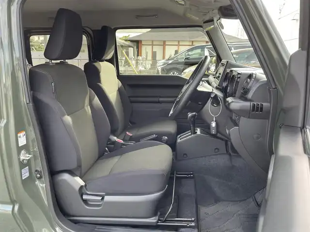 スズキ ジムニー XL 山梨県 2023(令5)年 0.9万km ジャングルグリーン 純正オーディオ/CD/Bluetooth/AM/FM/USB/純正AW16インチ/横滑り防止装置/レーンキープアシスト/スマートキー/プッシュスタート