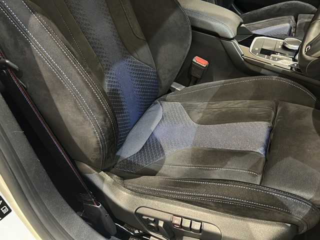 ＢＭＷ Ｍ１３５ｉ xDrive 新潟県 2020(令2)年 2.3万km アルピンホワイトⅢ Mスポーツシート/純正ナビ/バックカメラ/ETC/ドライブレコーダー/アクティブクルーズコントロール/パドルシフト/衝突被害軽減ブレーキ/レーンキープアシスト/ブラインドスポットアシスト/パワーシート/シートヒーター/パワーバックドア/純正18インチアルミホイール/LEDヘッドライト/パーキングアシスト