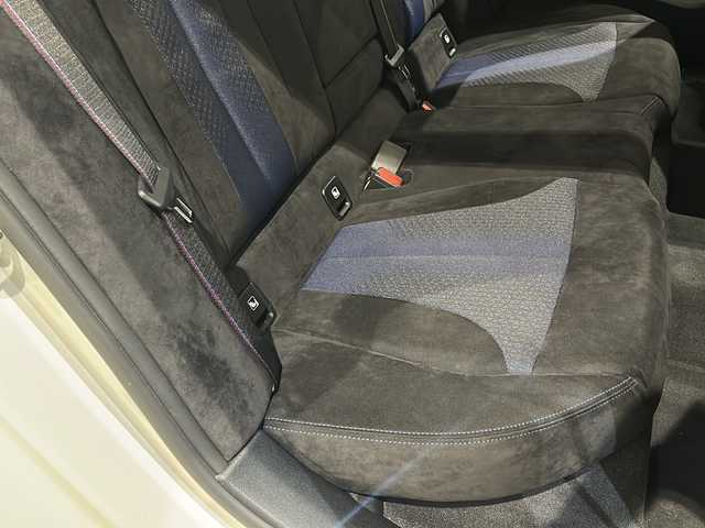 ＢＭＷ Ｍ１３５ｉ xDrive 新潟県 2020(令2)年 2.3万km アルピンホワイトⅢ Mスポーツシート/純正ナビ/バックカメラ/ETC/ドライブレコーダー/アクティブクルーズコントロール/パドルシフト/衝突被害軽減ブレーキ/レーンキープアシスト/ブラインドスポットアシスト/パワーシート/シートヒーター/パワーバックドア/純正18インチアルミホイール/LEDヘッドライト/パーキングアシスト