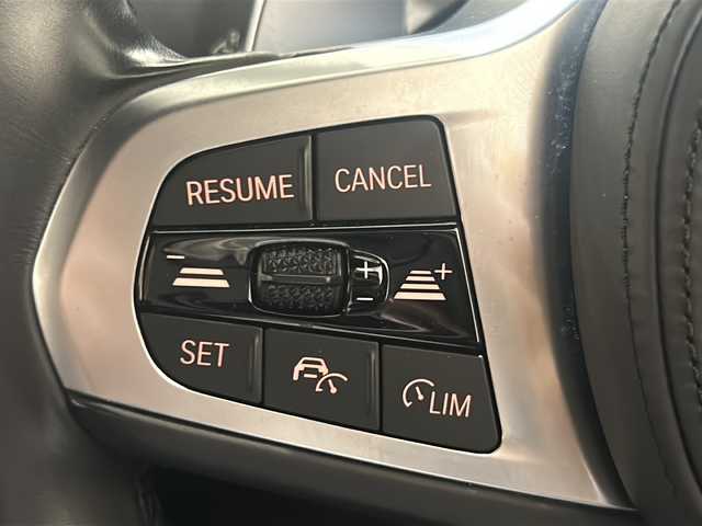 ＢＭＷ Ｍ１３５ｉ xDrive 新潟県 2020(令2)年 2.3万km アルピンホワイトⅢ Mスポーツシート/純正ナビ/バックカメラ/ETC/ドライブレコーダー/アクティブクルーズコントロール/パドルシフト/衝突被害軽減ブレーキ/レーンキープアシスト/ブラインドスポットアシスト/パワーシート/シートヒーター/パワーバックドア/純正18インチアルミホイール/LEDヘッドライト/パーキングアシスト