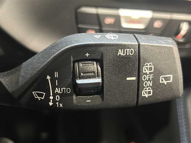 ＢＭＷ Ｍ１３５ｉ xDrive 新潟県 2020(令2)年 2.3万km アルピンホワイトⅢ Mスポーツシート/純正ナビ/バックカメラ/ETC/ドライブレコーダー/アクティブクルーズコントロール/パドルシフト/衝突被害軽減ブレーキ/レーンキープアシスト/ブラインドスポットアシスト/パワーシート/シートヒーター/パワーバックドア/純正18インチアルミホイール/LEDヘッドライト/パーキングアシスト