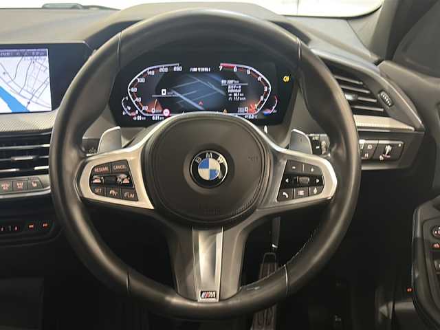 ＢＭＷ Ｍ１３５ｉ xDrive 新潟県 2020(令2)年 2.3万km アルピンホワイトⅢ Mスポーツシート/純正ナビ/バックカメラ/ETC/ドライブレコーダー/アクティブクルーズコントロール/パドルシフト/衝突被害軽減ブレーキ/レーンキープアシスト/ブラインドスポットアシスト/パワーシート/シートヒーター/パワーバックドア/純正18インチアルミホイール/LEDヘッドライト/パーキングアシスト