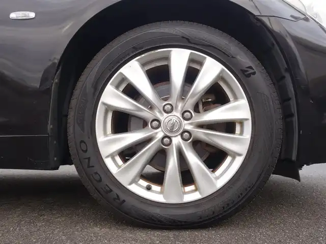 日産 フーガ 370GT FOUR 山形県 2011(平23)年 10.8万km ガーネットブラック 4WD/純正HDDナビ/　　【CD　DVD　BT　フルセグ　AUX　USB】/バックカメラ / サイドカメラ/レーダークルーズコントロール/HIDオートライト/レザーシート/パワーシート/エアシート/純正18インチアルミホイール/ドライブレコーダー/ステアリングスイッチ/インテリジェントキー×2/ETC