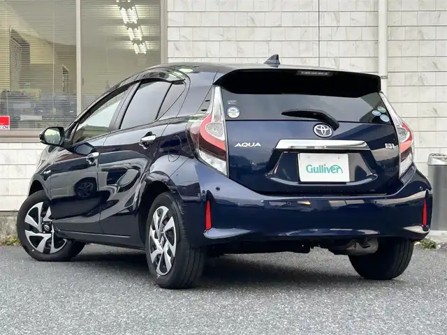 トヨタ アクア S スタイルブラック 福岡県 2020(令2)年 4.4万km ダークブルーマイカ ワンオーナー/純正9インチSDナビ【NSZT-Y68T】/　(AM/FM/CD/DVD/Bluetooth/フルセグTV)/バックカメラ/トヨタセーフティセンス/・プリクラッシュセーフティ/・レーンディパーチャーアラート/・オートマッチックハイビーム/・先行車発進アラーム/・前方センサー/シートヒーター(運転席/助手席)/ステアリングスイッチ/前後ドライブレコーダー【コムテックi-safe Simple4 DC-DR651】/ビルトインETC/ドライブモードスイッチ(エコ/EV)/「ナノイー」スイッチ/純正フロアマット/ISOFIX/保証書/取扱説明書