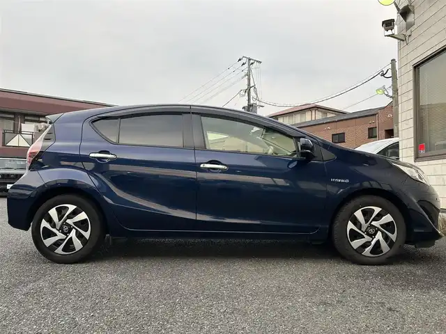 トヨタ アクア S スタイルブラック 福岡県 2020(令2)年 4.4万km ダークブルーマイカ ワンオーナー/純正9インチSDナビ【NSZT-Y68T】/　(AM/FM/CD/DVD/Bluetooth/フルセグTV)/バックカメラ/トヨタセーフティセンス/・プリクラッシュセーフティ/・レーンディパーチャーアラート/・オートマッチックハイビーム/・先行車発進アラーム/・前方センサー/シートヒーター(運転席/助手席)/ステアリングスイッチ/前後ドライブレコーダー【コムテックi-safe Simple4 DC-DR651】/ビルトインETC/ドライブモードスイッチ(エコ/EV)/「ナノイー」スイッチ/純正フロアマット/ISOFIX/保証書/取扱説明書