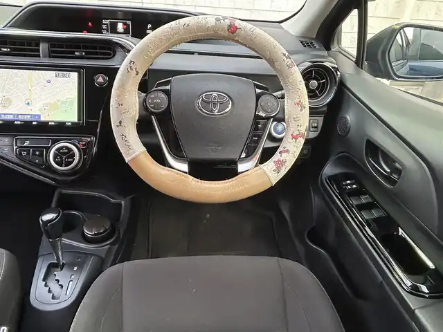 トヨタ アクア S スタイルブラック 福岡県 2020(令2)年 4.4万km ダークブルーマイカ ワンオーナー/純正9インチSDナビ【NSZT-Y68T】/　(AM/FM/CD/DVD/Bluetooth/フルセグTV)/バックカメラ/トヨタセーフティセンス/・プリクラッシュセーフティ/・レーンディパーチャーアラート/・オートマッチックハイビーム/・先行車発進アラーム/・前方センサー/シートヒーター(運転席/助手席)/ステアリングスイッチ/前後ドライブレコーダー【コムテックi-safe Simple4 DC-DR651】/ビルトインETC/ドライブモードスイッチ(エコ/EV)/「ナノイー」スイッチ/純正フロアマット/ISOFIX/保証書/取扱説明書