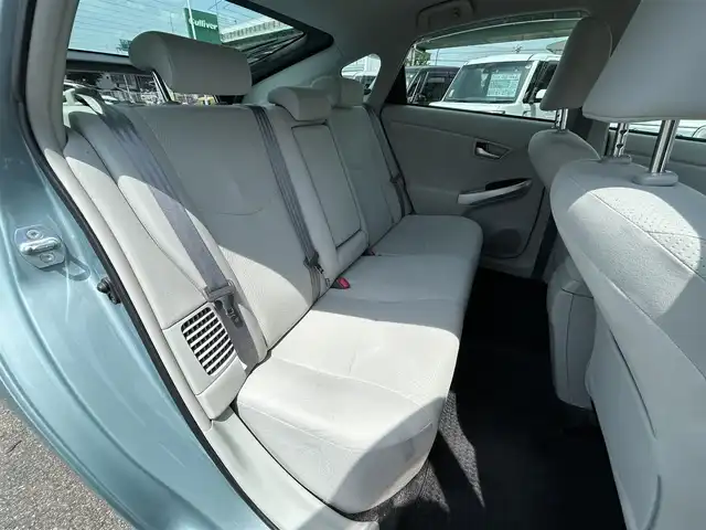 トヨタ プリウス S 愛知県 2012(平24)年 5.1万km フロスティーグリーンマイカ 純正SDナビ/（AM/FM/SD/BT/CD/DVD)/フルセグTV/バックカメラ/ETC/HIDヘッドライト/フォグランプ/プッシュスタート/ステアリングスィッチ/カーテンエアバッグ/ドアバイザー/フロアマット/スマートキー