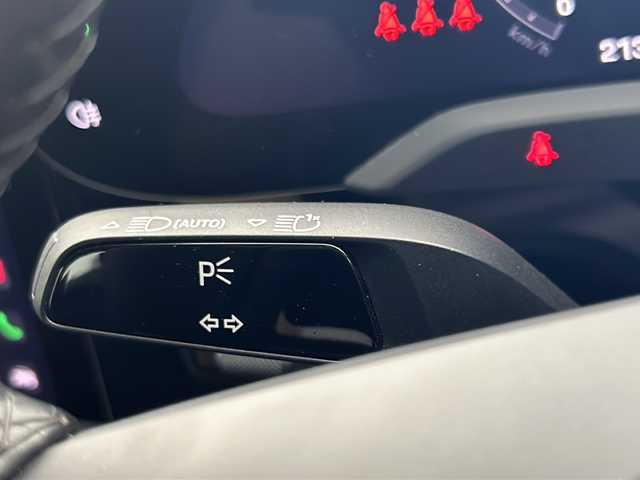 ポルシェ ポルシェ タイカン 宮城県 2021(令3)年 2.2万km パール レーンチェンジアシスト/アダプティブクルーズコントロール/アラウンドビュー付パークアシスト/交差点アシスト/ブラックレザーシート/パッセンジャーディスプレイ/純正19インチAW/LEDヘッドライト/パーキングアシスト/パワーシート/シートヒーター/シートメモリー/プッシュスタート/パワーバックドア/前後ドライブレコーダー/純正フロアマット/充電ケーブル車載