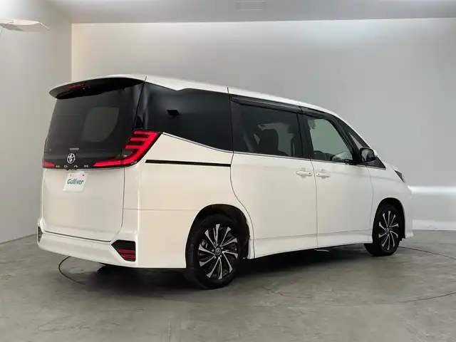 トヨタ ノア S－Z 埼玉県 2022(令4)年 1.9万km ホワイトパールクリスタルシャイン 純正ディスプレイオーディオ　フリップダウンモニター　バックカメラ　ＤＶＤ再生　セーフティセンス　レーダークルーズコントロール　ビルトインＥＴＣ２．０　前後ドライブレコーダー　シートヒーター　地デジＴＶ