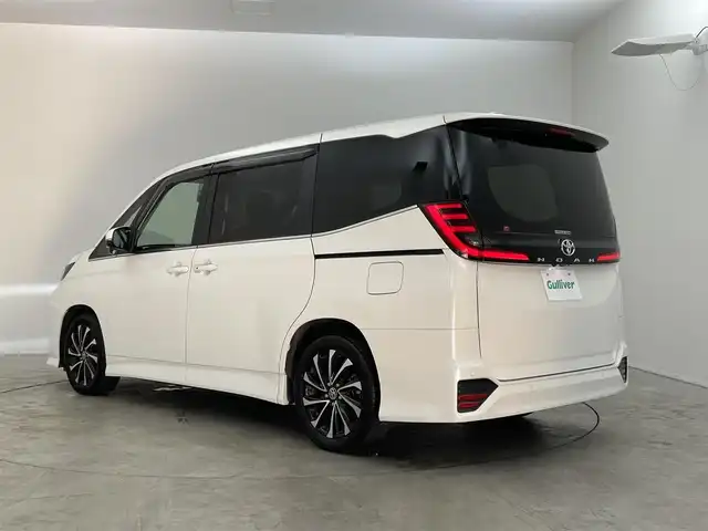 トヨタ ノア S－Z 埼玉県 2022(令4)年 1.9万km ホワイトパールクリスタルシャイン 純正ディスプレイオーディオ　フリップダウンモニター　バックカメラ　ＤＶＤ再生　セーフティセンス　レーダークルーズコントロール　ビルトインＥＴＣ２．０　前後ドライブレコーダー　シートヒーター　地デジＴＶ