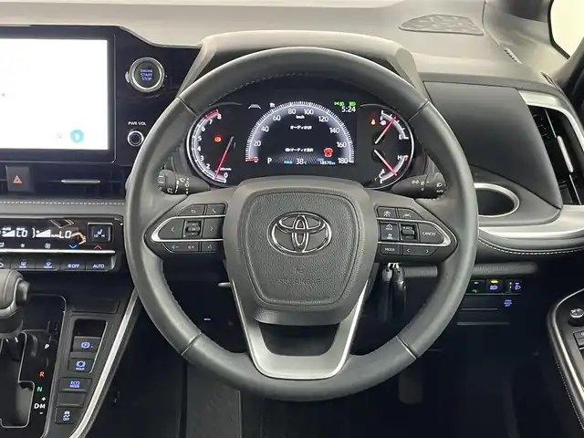 トヨタ ノア S－Z 埼玉県 2022(令4)年 1.9万km ホワイトパールクリスタルシャイン 純正ディスプレイオーディオ　フリップダウンモニター　バックカメラ　ＤＶＤ再生　セーフティセンス　レーダークルーズコントロール　ビルトインＥＴＣ２．０　前後ドライブレコーダー　シートヒーター　地デジＴＶ