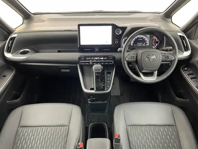 トヨタ ノア S－Z 埼玉県 2022(令4)年 1.9万km ホワイトパールクリスタルシャイン 純正ディスプレイオーディオ　フリップダウンモニター　バックカメラ　ＤＶＤ再生　セーフティセンス　レーダークルーズコントロール　ビルトインＥＴＣ２．０　前後ドライブレコーダー　シートヒーター　地デジＴＶ