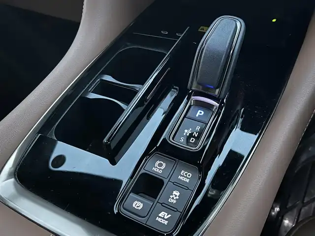 トヨタ ヴェルファイア ハイブリット Z プレミア 東京都 2024(令6)年 1.1万km プラチナホワイトパールマイカ ワンオーナー/４WD/純正ナビ/・Bluetooth/TV/USB/Toyota　Safety　Sense/・プリクラッシュセーフティー/・レーントレーシングアシスト＋レーンディパーチャーアラート/・レーダークルーズコントロール/・アダクティブハイビームシステム/・ロードサインアシスト/・ドライバー異常時対応システム/・プロアクティブドライビングアシスト/・発信遅れ告知機能/ブラインドスポットモニター＋安心降車アシスト＋後方車両接近告知＋周辺車両接近時サポート/パノラミックビューモニター/バックカメラ/おくだけ充電/ガラスルーフ/サンシェード/室内カーテン/フリップダウンモニター/ユニバーサルステップ/オートライト/両側パワースライドドア/コーナーセンサー/スペアキー1本