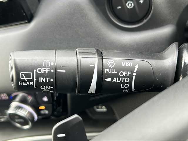 ホンダ ヴェゼル ハイブリッド e:HEV Z 三重県 2021(令3)年 4.8万km クリスタルブラックパール 純正ナビ　/全周囲カメラ /BSM /ワイヤレス充電器 /ビルトインETC2.0 /ステアリングヒーター /革巻きステアリング/ステアリングスイッチ/パワーバックドア /コーナーセンサー /前後ドライブレコーダー/前席シートヒーター /ハーフレザーシート/レーダークルーズコントロール/レーンキープアシスト/衝突軽減ブレーキ/純正フロアマット/LEDヘッドライト/オートハイビーム /オートライト/電動格納ミラー/禁煙車