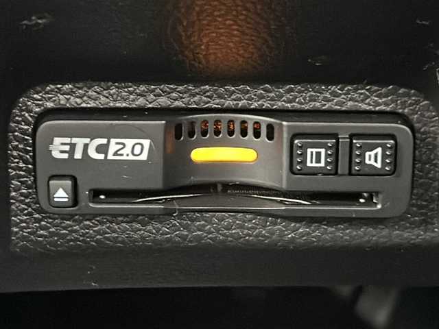 ホンダ ヴェゼル ハイブリッド e:HEV Z 三重県 2021(令3)年 4.8万km クリスタルブラックパール 純正ナビ　/全周囲カメラ /BSM /ワイヤレス充電器 /ビルトインETC2.0 /ステアリングヒーター /革巻きステアリング/ステアリングスイッチ/パワーバックドア /コーナーセンサー /前後ドライブレコーダー/前席シートヒーター /ハーフレザーシート/レーダークルーズコントロール/レーンキープアシスト/衝突軽減ブレーキ/純正フロアマット/LEDヘッドライト/オートハイビーム /オートライト/電動格納ミラー/禁煙車