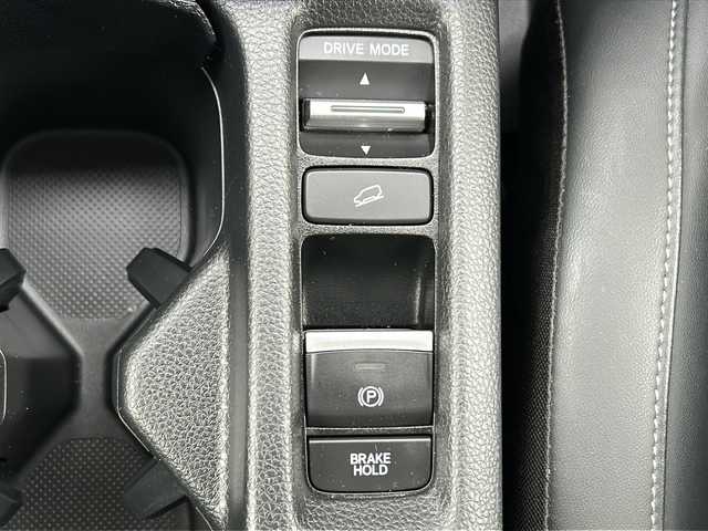 ホンダ ヴェゼル ハイブリッド e:HEV Z 三重県 2021(令3)年 4.8万km クリスタルブラックパール 純正ナビ　/全周囲カメラ /BSM /ワイヤレス充電器 /ビルトインETC2.0 /ステアリングヒーター /革巻きステアリング/ステアリングスイッチ/パワーバックドア /コーナーセンサー /前後ドライブレコーダー/前席シートヒーター /ハーフレザーシート/レーダークルーズコントロール/レーンキープアシスト/衝突軽減ブレーキ/純正フロアマット/LEDヘッドライト/オートハイビーム /オートライト/電動格納ミラー/禁煙車