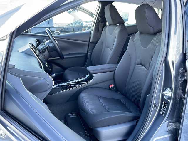 トヨタ プリウス A 道東・釧路十勝 2019(平31)年 8.8万km グレーメタリック ・4WD/・純正9インチSDナビ/(CD FM AM BT フルセグ)/・バックカメラ/・衝突軽減システム/・追従式クルーズコントロール/・S-IPA/・レーンディパーチャーアラート/・車両接近一時停止スイッチ/・ブライドスポットモニター/・ヘッドアップディスプレイ/・横滑り防止/・純正キー一体型エンジンスターター/・ミラーヒーター/・LEDヘッドライト/・フォグライト/・オートマチックハイビーム/・オートライト/・デジタルインナーミラー/・社外ドライブレコーダー/・フロントワイパーデアイサー/・ETC/・革巻きステアリング/・ステアリングスイッチ/・電格ウィンカーミラー/・ドアバイザー/・スマートキー/・プッシュスタート/・純正AW付夏用タイヤ【2024年製　2ミリ】積込