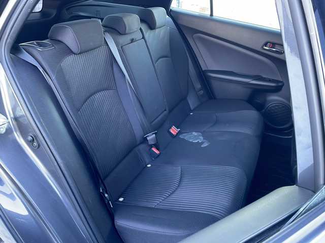 トヨタ プリウス A 道東・釧路十勝 2019(平31)年 8.8万km グレーメタリック ・4WD/・純正9インチSDナビ/(CD FM AM BT フルセグ)/・バックカメラ/・衝突軽減システム/・追従式クルーズコントロール/・S-IPA/・レーンディパーチャーアラート/・車両接近一時停止スイッチ/・ブライドスポットモニター/・ヘッドアップディスプレイ/・横滑り防止/・純正キー一体型エンジンスターター/・ミラーヒーター/・LEDヘッドライト/・フォグライト/・オートマチックハイビーム/・オートライト/・デジタルインナーミラー/・社外ドライブレコーダー/・フロントワイパーデアイサー/・ETC/・革巻きステアリング/・ステアリングスイッチ/・電格ウィンカーミラー/・ドアバイザー/・スマートキー/・プッシュスタート/・純正AW付夏用タイヤ【2024年製　2ミリ】積込