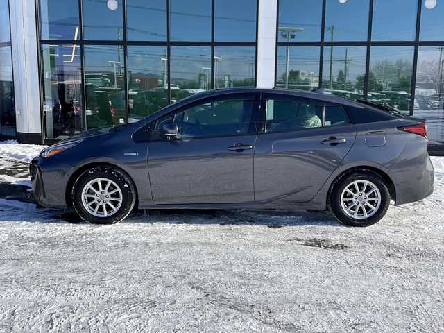 トヨタ プリウス A 道東・釧路十勝 2019(平31)年 8.8万km グレーメタリック ・4WD/・純正9インチSDナビ/(CD FM AM BT フルセグ)/・バックカメラ/・衝突軽減システム/・追従式クルーズコントロール/・S-IPA/・レーンディパーチャーアラート/・車両接近一時停止スイッチ/・ブライドスポットモニター/・ヘッドアップディスプレイ/・横滑り防止/・純正キー一体型エンジンスターター/・ミラーヒーター/・LEDヘッドライト/・フォグライト/・オートマチックハイビーム/・オートライト/・デジタルインナーミラー/・社外ドライブレコーダー/・フロントワイパーデアイサー/・ETC/・革巻きステアリング/・ステアリングスイッチ/・電格ウィンカーミラー/・ドアバイザー/・スマートキー/・プッシュスタート/・純正AW付夏用タイヤ【2024年製　2ミリ】積込