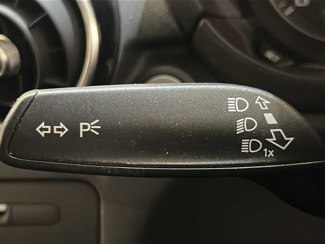 アウディ Ａ１ SB 1．0TFSI スポーツ 新潟県 2018(平30)年 2.7万km ミトスブラックメタリック オプション/ミラノレザーシート/シートヒーター/ナビキセノンプラスパッケージ/-MMIナビゲーション/-CD/DVD/Bluetooth/フルセグTV/-ETC/-HIDヘッドライト/コンビニエンスパッケージ/-アドバンスドキー/-アウディパーキングシステム/オートマチックエアコンディショナー/純正16インチアルミホイール/主要装備/ドライブレコーダー/ステアリングリモコン/MTモード付AT/取扱説明書/スペアキー