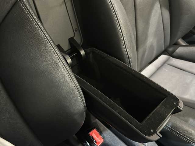 アウディ Ａ１ SB 1．0TFSI スポーツ 新潟県 2018(平30)年 2.7万km ミトスブラックメタリック オプション/ミラノレザーシート/シートヒーター/ナビキセノンプラスパッケージ/-MMIナビゲーション/-CD/DVD/Bluetooth/フルセグTV/-ETC/-HIDヘッドライト/コンビニエンスパッケージ/-アドバンスドキー/-アウディパーキングシステム/オートマチックエアコンディショナー/純正16インチアルミホイール/主要装備/ドライブレコーダー/ステアリングリモコン/MTモード付AT/取扱説明書/スペアキー