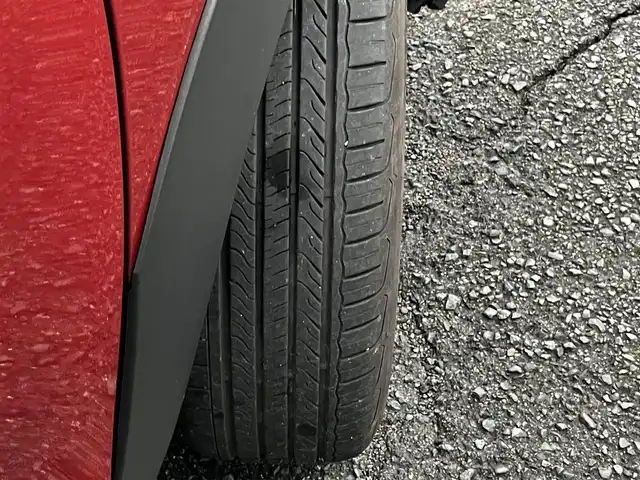 スズキ フロンクス 山口県 2024(令6)年 0.8万km 赤Ⅱ 4WD/デュアルセンサー/　ブレーキサポートII/純正ナビ＆フルセグTV/　＆全方位モニター/純正LEDヘッドライト/純正16インチアルミ/フロントシートヒーター/ヘッドアップディスプレイ/おくだけ充電/レーンキープアシスト/衝突被害軽減ブレーキ/アダプティブ/　クルーズコントロール/パドルシフト/オートハイビーム