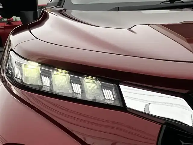 スズキ フロンクス 山口県 2024(令6)年 0.8万km 赤Ⅱ 4WD/デュアルセンサー/　ブレーキサポートII/純正ナビ＆フルセグTV/　＆全方位モニター/純正LEDヘッドライト/純正16インチアルミ/フロントシートヒーター/ヘッドアップディスプレイ/おくだけ充電/レーンキープアシスト/衝突被害軽減ブレーキ/アダプティブ/　クルーズコントロール/パドルシフト/オートハイビーム