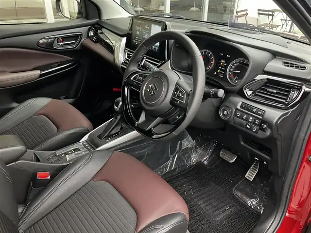 スズキ フロンクス 山口県 2024(令6)年 0.8万km 赤Ⅱ 4WD/デュアルセンサー/　ブレーキサポートII/純正ナビ＆フルセグTV/　＆全方位モニター/純正LEDヘッドライト/純正16インチアルミ/フロントシートヒーター/ヘッドアップディスプレイ/おくだけ充電/レーンキープアシスト/衝突被害軽減ブレーキ/アダプティブ/　クルーズコントロール/パドルシフト/オートハイビーム