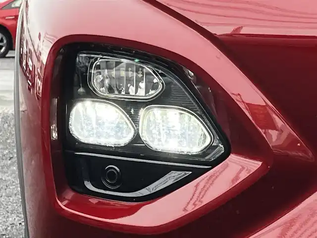 スズキ フロンクス 山口県 2024(令6)年 0.8万km 赤Ⅱ 4WD/デュアルセンサー/　ブレーキサポートII/純正ナビ＆フルセグTV/　＆全方位モニター/純正LEDヘッドライト/純正16インチアルミ/フロントシートヒーター/ヘッドアップディスプレイ/おくだけ充電/レーンキープアシスト/衝突被害軽減ブレーキ/アダプティブ/　クルーズコントロール/パドルシフト/オートハイビーム