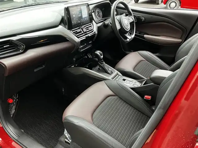 スズキ フロンクス 山口県 2024(令6)年 0.8万km 赤Ⅱ 4WD/デュアルセンサー/　ブレーキサポートII/純正ナビ＆フルセグTV/　＆全方位モニター/純正LEDヘッドライト/純正16インチアルミ/フロントシートヒーター/ヘッドアップディスプレイ/おくだけ充電/レーンキープアシスト/衝突被害軽減ブレーキ/アダプティブ/　クルーズコントロール/パドルシフト/オートハイビーム