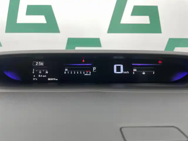 ホンダ ステップワゴン スパーダ クルスピセンシング 鹿児島県 2016(平28)年 6.4万km プレミアムスパークルブラックパール フリップダウンモニター/純正9インチナビ/　●Bluetooth接続/　●AppleCarPlay/　●フルセグTV/　●DVD再生/バックカメラ/わくわくゲート/運転席＆助手席シートヒーター/両側パワースライドドア/純正ドアバイザー/純正フロアマット/パドルシフト/Honda SENSING/　●衝突軽減ブレーキ/　●アダプティブ・クルーズ・コントロール/　●車線維持支援システム/　●路外逸脱抑制機能/　●誤発進抑制機能/　●先行車発進お知らせ機能/　●標識認識機能/本革巻きステアリング/LEDヘッドライト/オートライト/フォグランプ/ETC/純正アルミホイール