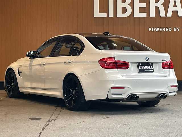 ＢＭＷ Ｍ３ セダン 宮城県 2016(平28)年 3.5万km アルピンホワイトⅢ インテリジェントセーフティ/レーンディパーチャーウォーニング/ヘッドアップディスプレイ/iDriveナビゲーションシステム/フルセグTV/バックカメラ/前後PDC/レッドレザーシート/シートヒーター/メモリ機能付きパワーシート/純正19インチAW（ブラック塗装）/LEDヘッドライト/オートライト /クルーズコントロール/カーボンルーフ/カーボンインテリアトリム/コンフォートアクセス/ルームミラー一体型ETC車載器