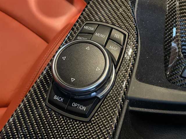 ＢＭＷ Ｍ３ セダン 宮城県 2016(平28)年 3.5万km アルピンホワイトⅢ インテリジェントセーフティ/レーンディパーチャーウォーニング/ヘッドアップディスプレイ/iDriveナビゲーションシステム/フルセグTV/バックカメラ/前後PDC/レッドレザーシート/シートヒーター/メモリ機能付きパワーシート/純正19インチAW（ブラック塗装）/LEDヘッドライト/オートライト /クルーズコントロール/カーボンルーフ/カーボンインテリアトリム/コンフォートアクセス/ルームミラー一体型ETC車載器