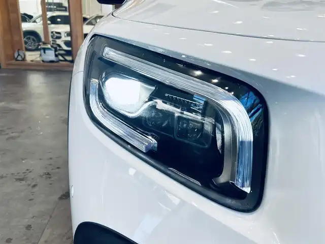 メルセデス・ベンツ ＧＬＢ２００ｄ AMGライン 大阪府 2021(令3)年 2.4万km デジタルホワイト レザーエクスクルーシブP/アドバンスドP/レーダーセーフティP/サンルーフ/HUD/ACC/黒革/メモリ付きパワーシート/シートヒーター/純正ナビ/TV/360度カメラ/純正19インチAW/LEDヘッドライト/アンビエントライト/電動リアゲート/ブラインドスポット/ワイヤレス充電