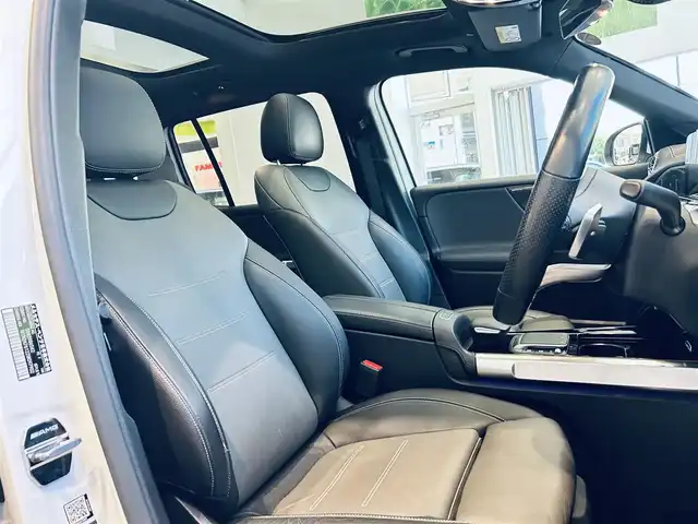 メルセデス・ベンツ ＧＬＢ２００ｄ AMGライン 大阪府 2021(令3)年 2.4万km デジタルホワイト レザーエクスクルーシブP/アドバンスドP/レーダーセーフティP/サンルーフ/HUD/ACC/黒革/メモリ付きパワーシート/シートヒーター/純正ナビ/TV/360度カメラ/純正19インチAW/LEDヘッドライト/アンビエントライト/電動リアゲート/ブラインドスポット/ワイヤレス充電