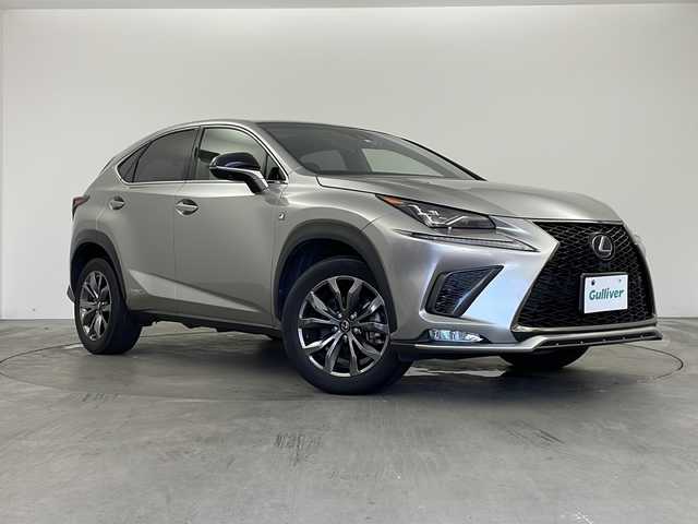 レクサス ＮＸ 300h Fスポーツ 兵庫県 2017(平29)年 5.6万km ソニックチタニウム ・純正ナビ&TV&CD&DVD&SD&BTUSB&Miracast/・パノラミックビューモニター/・革シート/・パノラミックルーフ/・シートヒーター/・エアーシート/・後期モデル/・ビルトインETC2.0/・社外前後ドライブレコーダー/・パドルシフト/・ステアリングヒーター/・LEXUSsafety/・レーンディパーチャーアラート/・プリクラッシュセーフティ/・クリアランスソナー/・ブラインドスポットモニター/・パーキングサポートブレーキ/・レーダークルーズコントロール/・パワーバックドア/・オートマチックハイビーム/・シーケンシャルターンランプ/・ヘッドアップディスプレイ/・ASC/・ドアミラーヒーター/・nanoe/・スマートキー/・3眼LEDライト/・LEDフォグランプ/・メモリー付きパワーシート