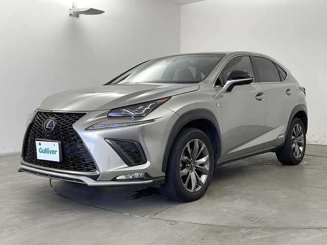 レクサス ＮＸ 300h Fスポーツ 兵庫県 2017(平29)年 5.6万km ソニックチタニウム ・純正ナビ&TV&CD&DVD&SD&BTUSB&Miracast/・パノラミックビューモニター/・革シート/・パノラミックルーフ/・シートヒーター/・エアーシート/・後期モデル/・ビルトインETC2.0/・社外前後ドライブレコーダー/・パドルシフト/・ステアリングヒーター/・LEXUSsafety/・レーンディパーチャーアラート/・プリクラッシュセーフティ/・クリアランスソナー/・ブラインドスポットモニター/・パーキングサポートブレーキ/・レーダークルーズコントロール/・パワーバックドア/・オートマチックハイビーム/・シーケンシャルターンランプ/・ヘッドアップディスプレイ/・ASC/・ドアミラーヒーター/・nanoe/・スマートキー/・3眼LEDライト/・LEDフォグランプ/・メモリー付きパワーシート