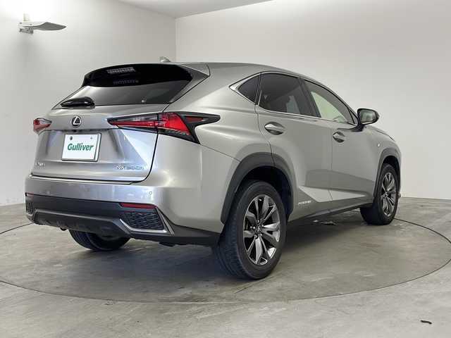 レクサス ＮＸ 300h Fスポーツ 兵庫県 2017(平29)年 5.6万km ソニックチタニウム ・純正ナビ&TV&CD&DVD&SD&BTUSB&Miracast/・パノラミックビューモニター/・革シート/・パノラミックルーフ/・シートヒーター/・エアーシート/・後期モデル/・ビルトインETC2.0/・社外前後ドライブレコーダー/・パドルシフト/・ステアリングヒーター/・LEXUSsafety/・レーンディパーチャーアラート/・プリクラッシュセーフティ/・クリアランスソナー/・ブラインドスポットモニター/・パーキングサポートブレーキ/・レーダークルーズコントロール/・パワーバックドア/・オートマチックハイビーム/・シーケンシャルターンランプ/・ヘッドアップディスプレイ/・ASC/・ドアミラーヒーター/・nanoe/・スマートキー/・3眼LEDライト/・LEDフォグランプ/・メモリー付きパワーシート