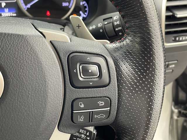 レクサス ＮＸ 300h Fスポーツ 兵庫県 2017(平29)年 5.6万km ソニックチタニウム ・純正ナビ&TV&CD&DVD&SD&BTUSB&Miracast/・パノラミックビューモニター/・革シート/・パノラミックルーフ/・シートヒーター/・エアーシート/・後期モデル/・ビルトインETC2.0/・社外前後ドライブレコーダー/・パドルシフト/・ステアリングヒーター/・LEXUSsafety/・レーンディパーチャーアラート/・プリクラッシュセーフティ/・クリアランスソナー/・ブラインドスポットモニター/・パーキングサポートブレーキ/・レーダークルーズコントロール/・パワーバックドア/・オートマチックハイビーム/・シーケンシャルターンランプ/・ヘッドアップディスプレイ/・ASC/・ドアミラーヒーター/・nanoe/・スマートキー/・3眼LEDライト/・LEDフォグランプ/・メモリー付きパワーシート