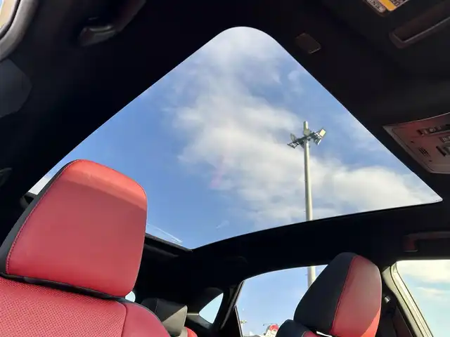 レクサス ＮＸ 300h Fスポーツ 愛知県 2017(平29)年 5.6万km ソニックチタニウム ・純正ナビ&TV&CD&DVD&SD&BTUSB&Miracast/・パノラミックビューモニター/・革シート/・パノラミックルーフ/・シートヒーター/・エアーシート/・後期モデル/・ビルトインETC2.0/・社外前後ドライブレコーダー/・パドルシフト/・ステアリングヒーター/・LEXUSsafety/・レーンディパーチャーアラート/・プリクラッシュセーフティ/・クリアランスソナー/・ブラインドスポットモニター/・パーキングサポートブレーキ/・レーダークルーズコントロール/・パワーバックドア/・オートマチックハイビーム/・シーケンシャルターンランプ/・ヘッドアップディスプレイ/・ASC/・ドアミラーヒーター/・nanoe/・スマートキー/・3眼LEDライト/・LEDフォグランプ/・メモリー付きパワーシート