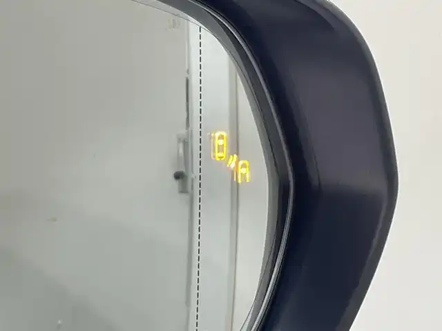 レクサス ＮＸ 300h Fスポーツ 愛知県 2017(平29)年 5.6万km ソニックチタニウム ・純正ナビ&TV&CD&DVD&SD&BTUSB&Miracast/・パノラミックビューモニター/・革シート/・パノラミックルーフ/・シートヒーター/・エアーシート/・後期モデル/・ビルトインETC2.0/・社外前後ドライブレコーダー/・パドルシフト/・ステアリングヒーター/・LEXUSsafety/・レーンディパーチャーアラート/・プリクラッシュセーフティ/・クリアランスソナー/・ブラインドスポットモニター/・パーキングサポートブレーキ/・レーダークルーズコントロール/・パワーバックドア/・オートマチックハイビーム/・シーケンシャルターンランプ/・ヘッドアップディスプレイ/・ASC/・ドアミラーヒーター/・nanoe/・スマートキー/・3眼LEDライト/・LEDフォグランプ/・メモリー付きパワーシート