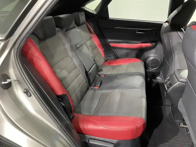 レクサス ＮＸ 300h Fスポーツ 愛知県 2017(平29)年 5.6万km ソニックチタニウム ・純正ナビ&TV&CD&DVD&SD&BTUSB&Miracast/・パノラミックビューモニター/・革シート/・パノラミックルーフ/・シートヒーター/・エアーシート/・後期モデル/・ビルトインETC2.0/・社外前後ドライブレコーダー/・パドルシフト/・ステアリングヒーター/・LEXUSsafety/・レーンディパーチャーアラート/・プリクラッシュセーフティ/・クリアランスソナー/・ブラインドスポットモニター/・パーキングサポートブレーキ/・レーダークルーズコントロール/・パワーバックドア/・オートマチックハイビーム/・シーケンシャルターンランプ/・ヘッドアップディスプレイ/・ASC/・ドアミラーヒーター/・nanoe/・スマートキー/・3眼LEDライト/・LEDフォグランプ/・メモリー付きパワーシート